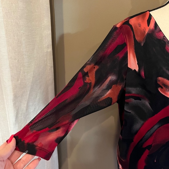 Coldwater Creek Abstract Wrap with Deep red & Black colors, Size 1X - Picture 3 of 11